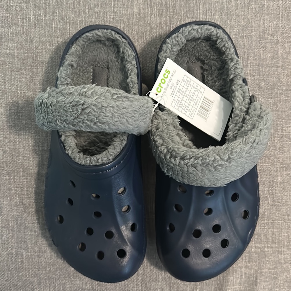 Crocs fuzz lined